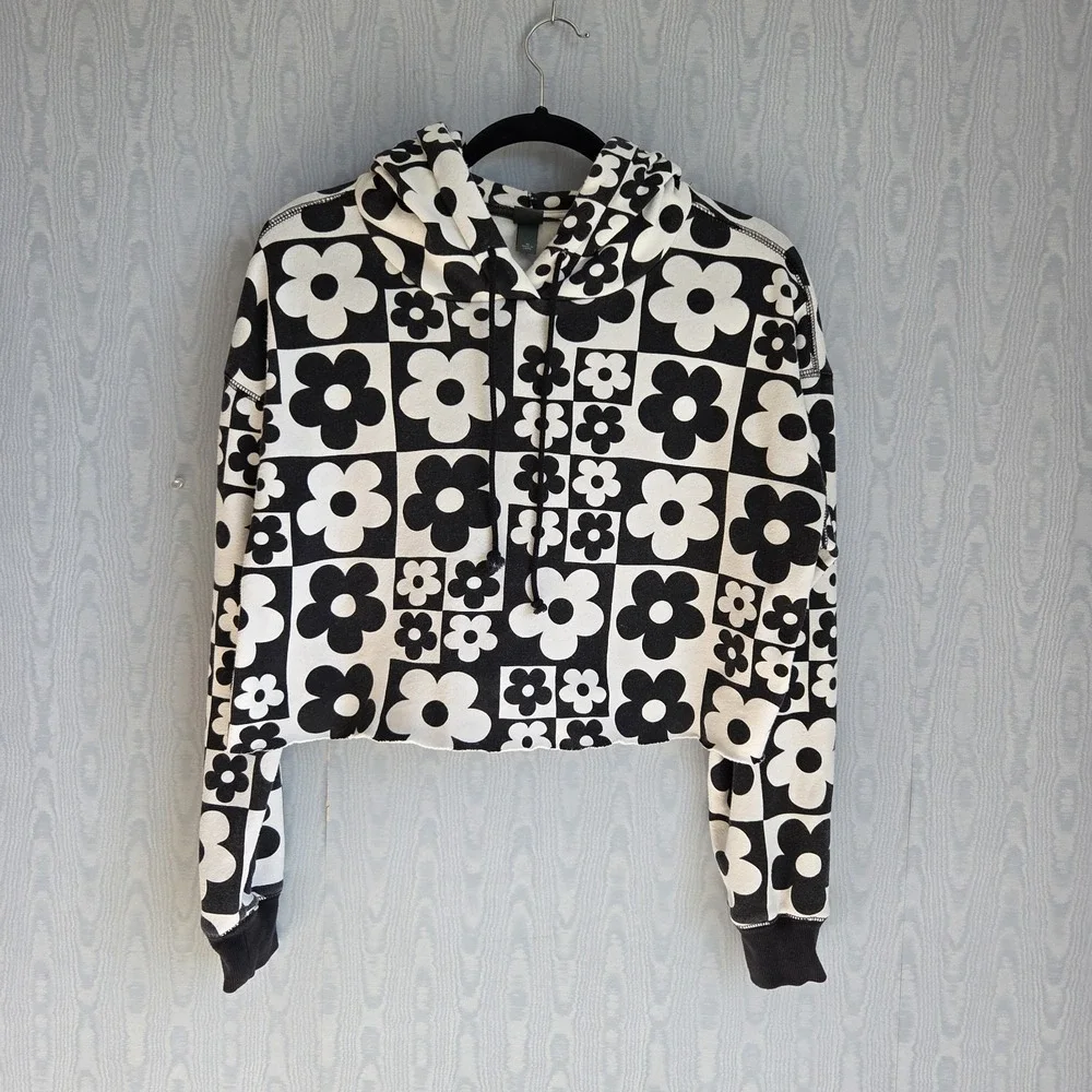 Wild Fable Womens Medium‎ Cropped Hoodie Floral Retro Hippie Black White - Picture 2 of 9
